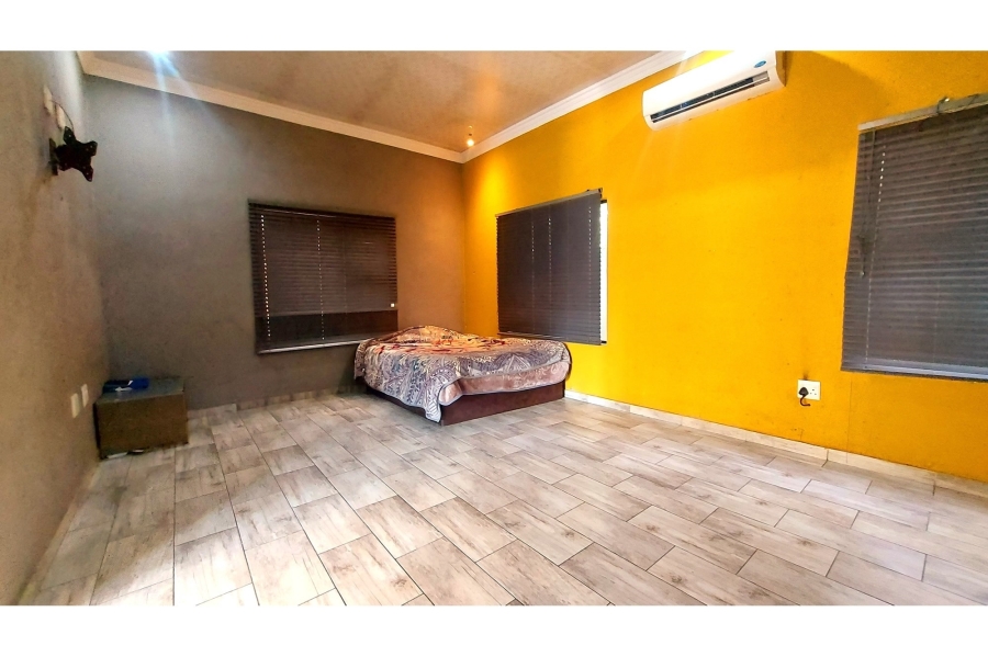 5 Bedroom Property for Sale in Meerhof North West